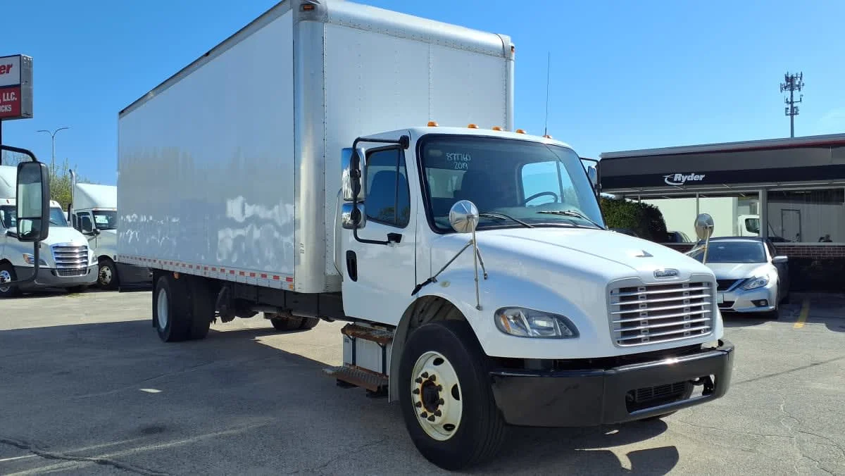 2019 Freightliner M2 106 in Warwick, RI — photo 3