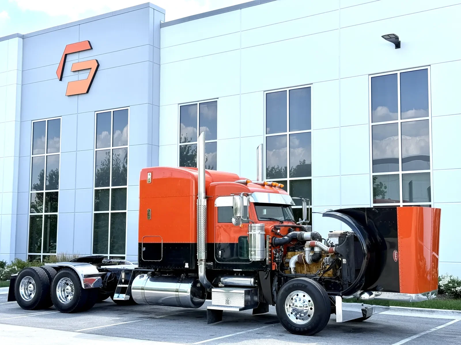 2017 Peterbilt 389 in New Lenox, IL — photo 9