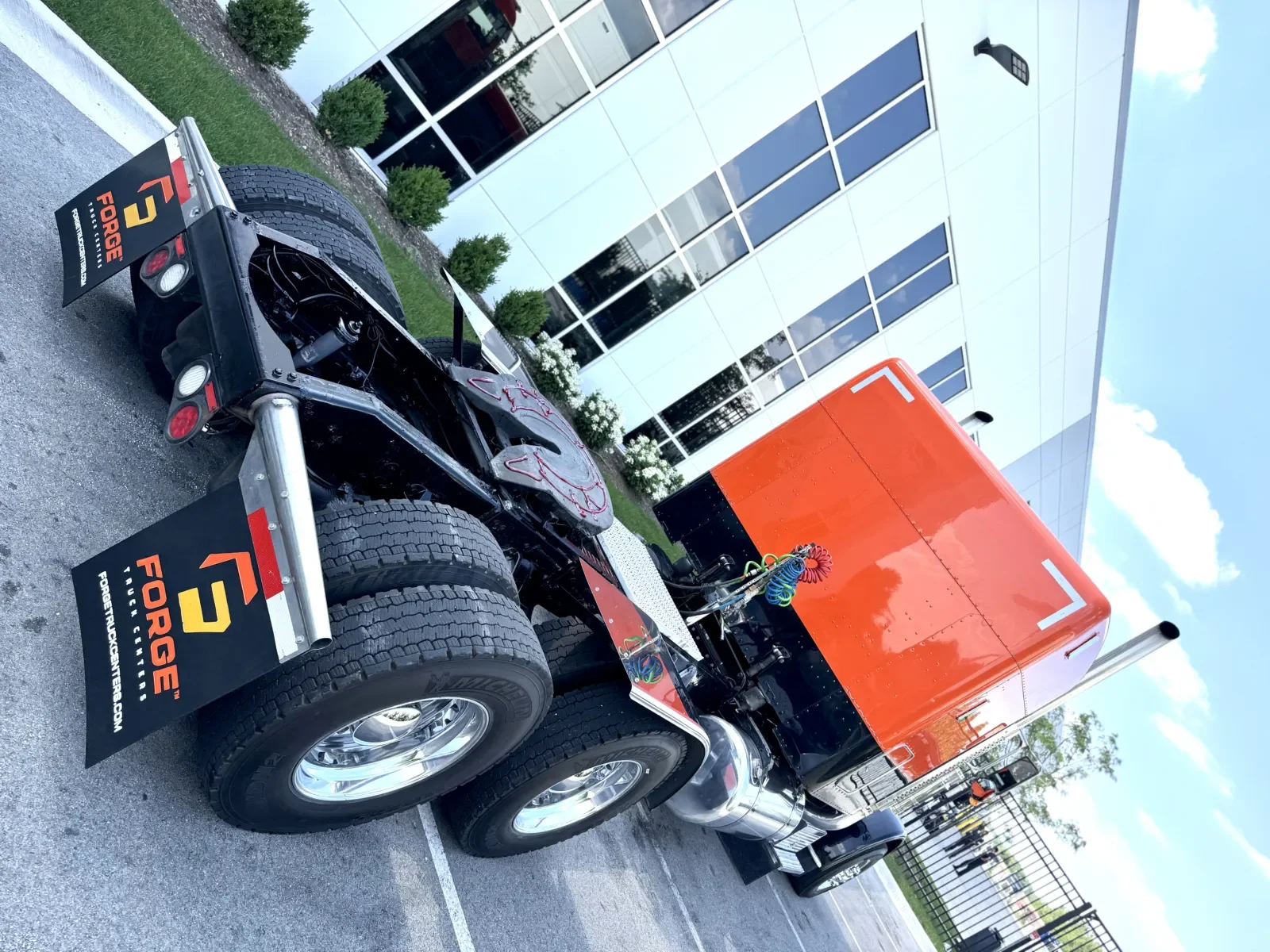 2017 Peterbilt 389 in New Lenox, IL — photo 11