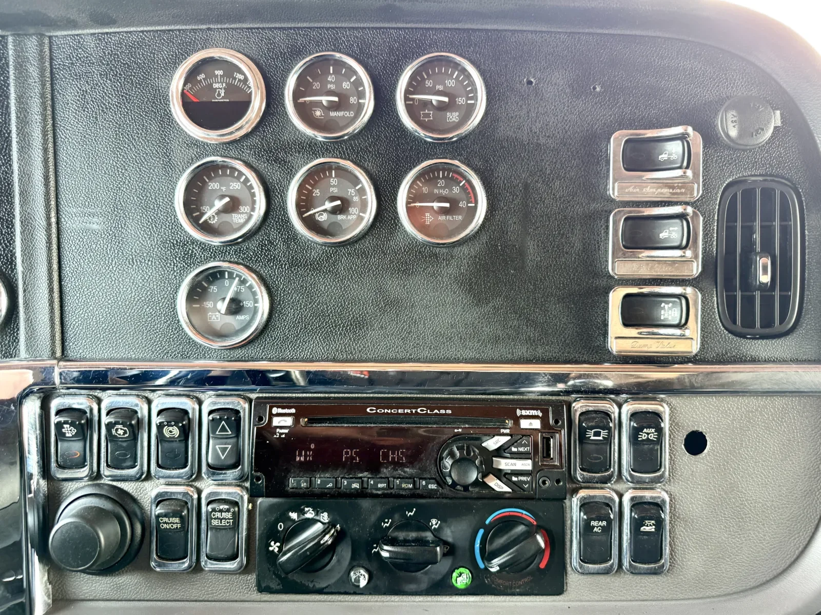 2017 Peterbilt 389 in New Lenox, IL — photo 18