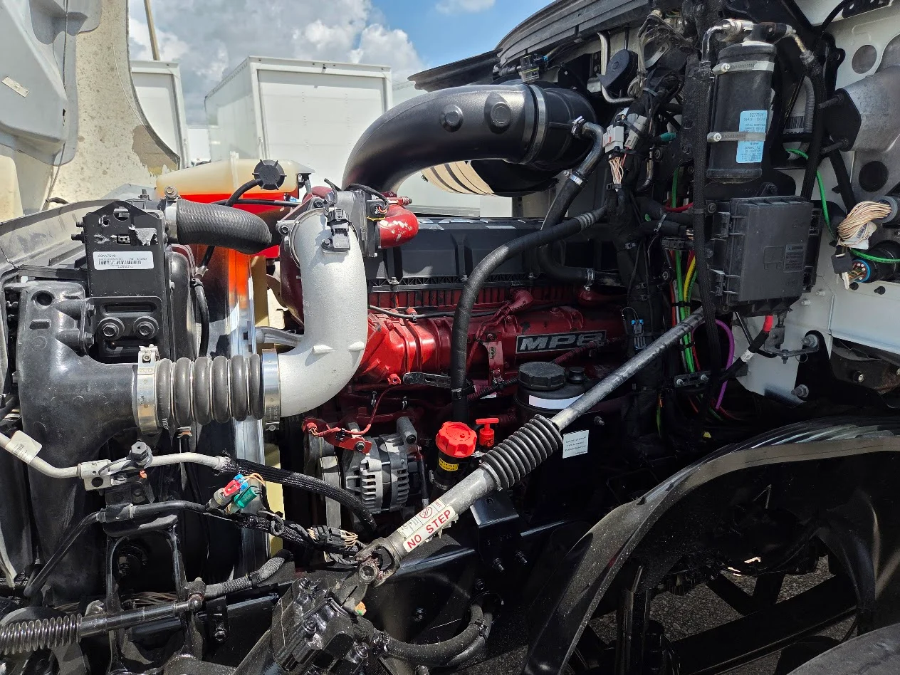 2022 Mack Anthem in Tampa, FL — photo 15
