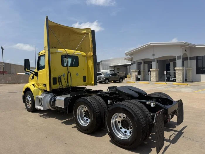 2021 Peterbilt 579 — photo 4