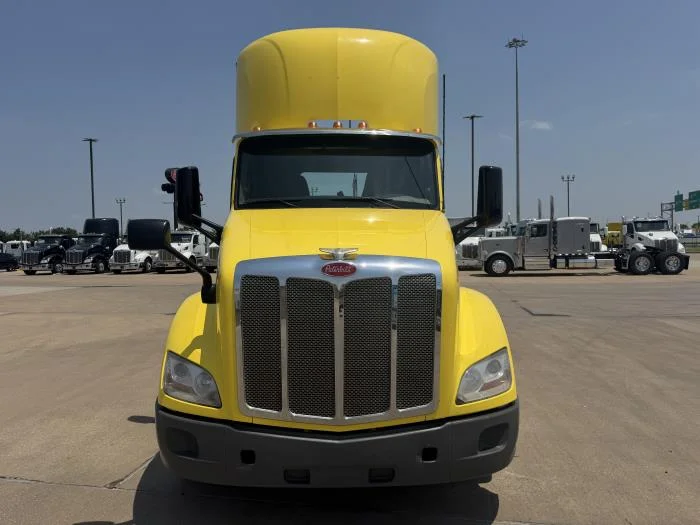 2021 Peterbilt 579 — photo 9