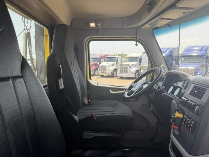 2021 Peterbilt 579 — photo 24