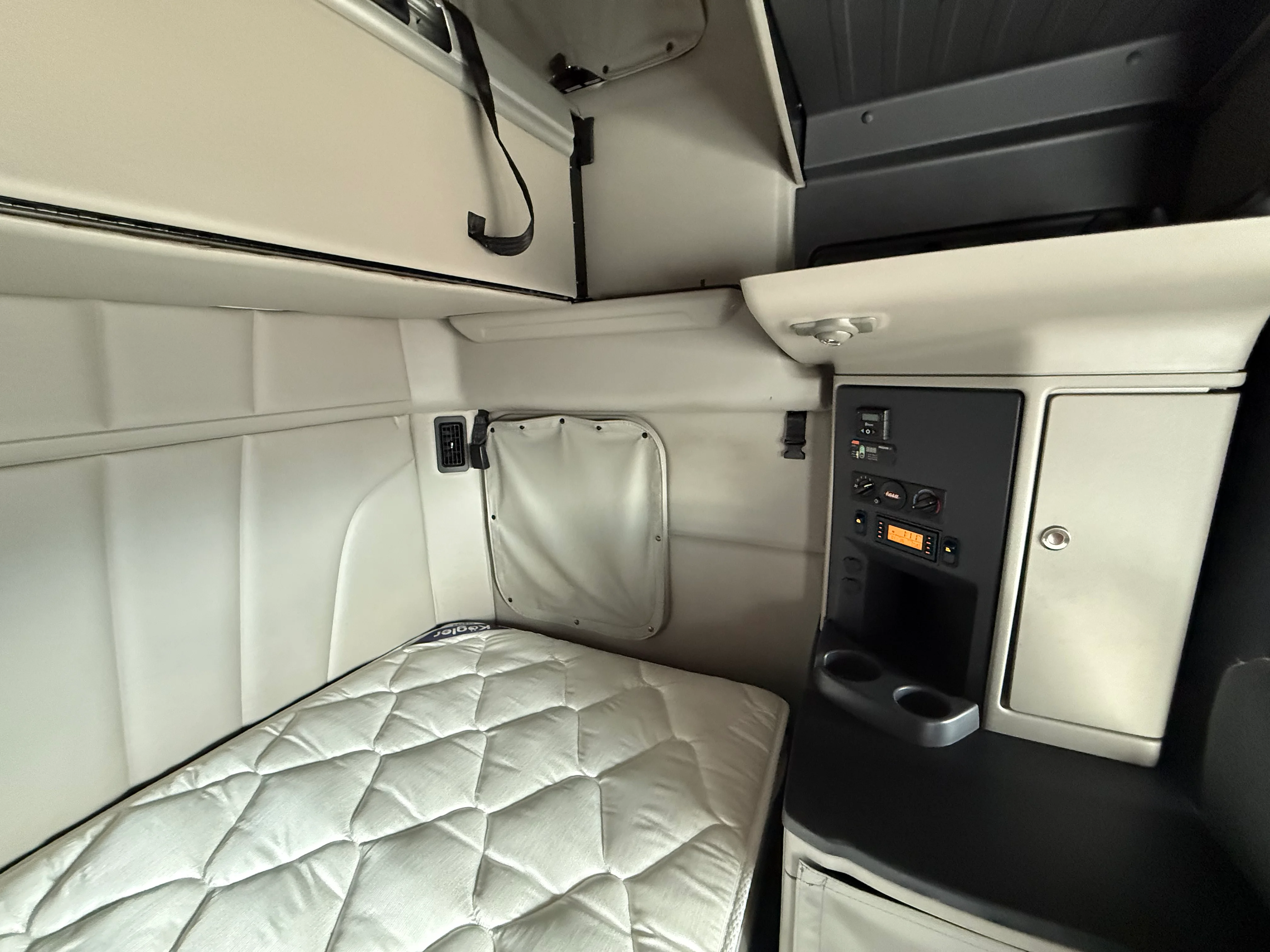 2024 Peterbilt 579 - image 12