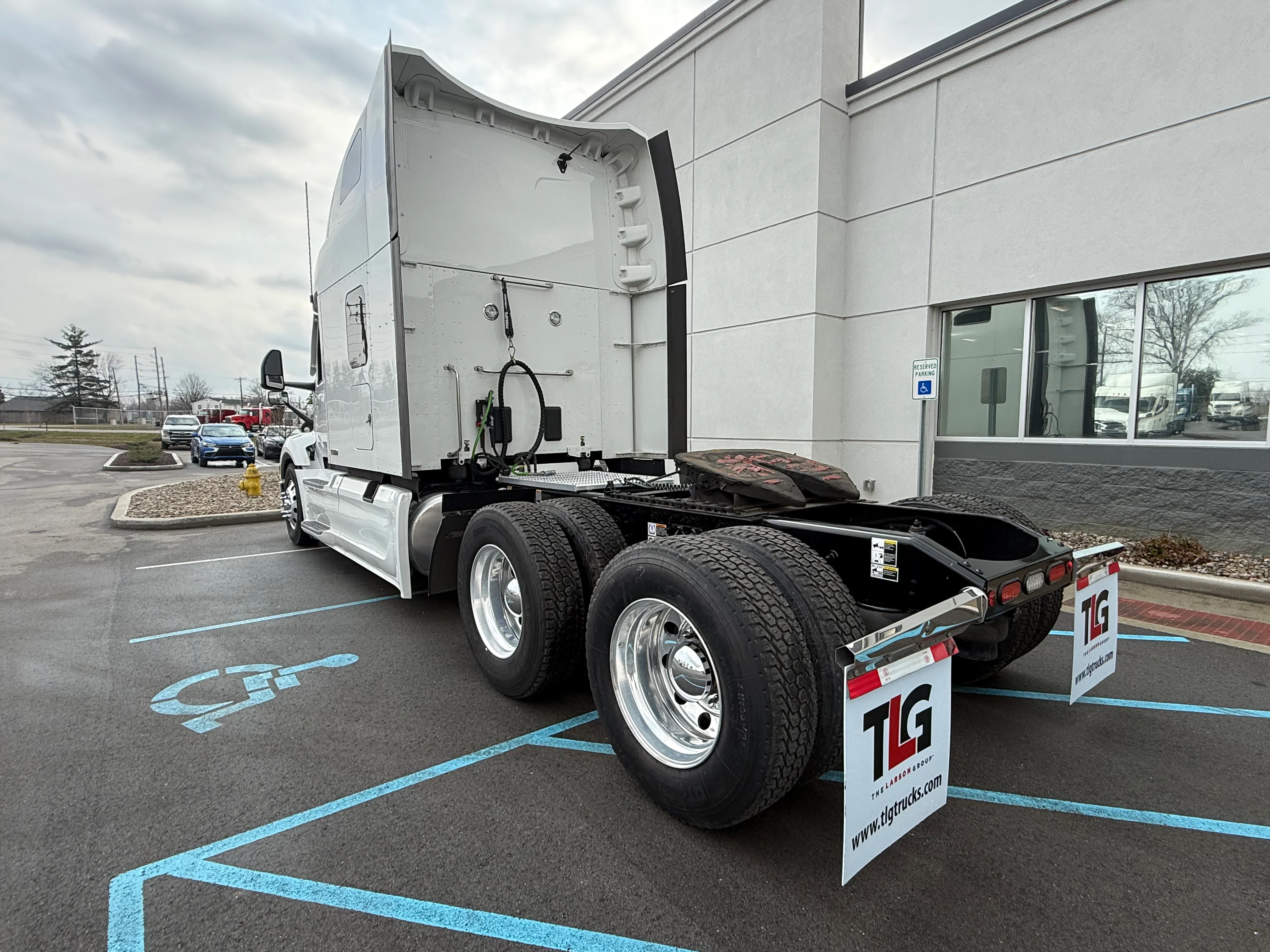 2024 Peterbilt 579 - image 3