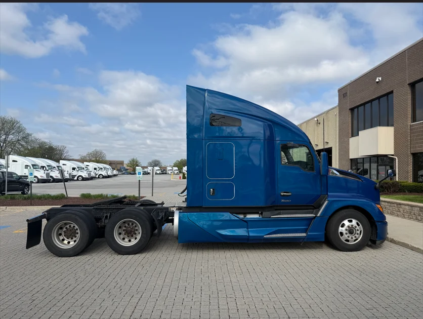 2022 Kenworth T680 - image 4