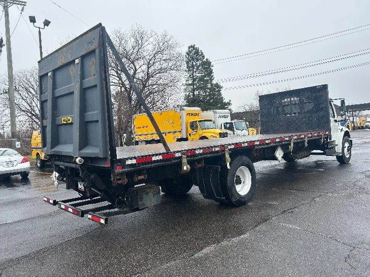 2018 Freightliner M2 106 - image 10