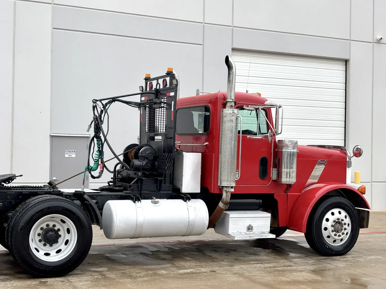 2001 Peterbilt 379 in Hutchins, TX — photo 7