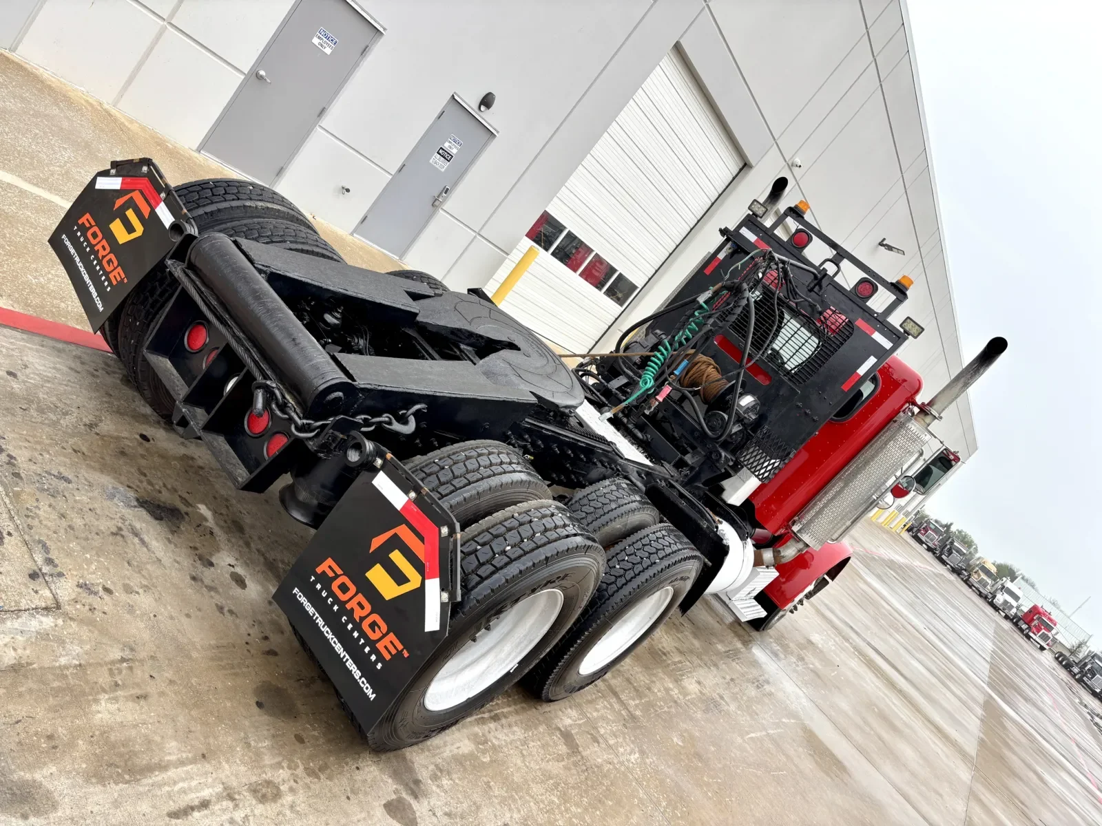 2001 Peterbilt 379 in Hutchins, TX — photo 11