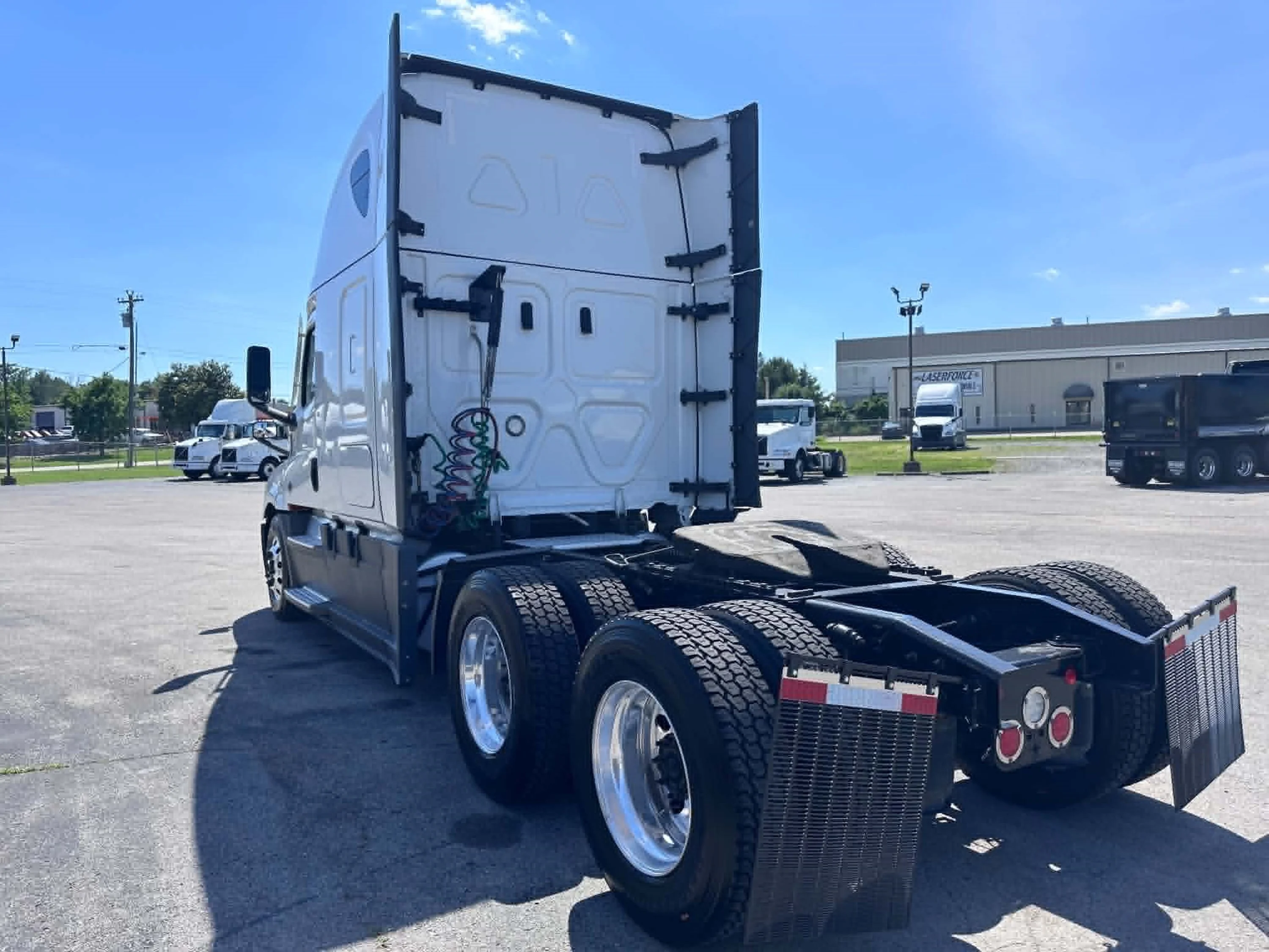 2024 Freightliner Cascadia in La Vergne — photo 4