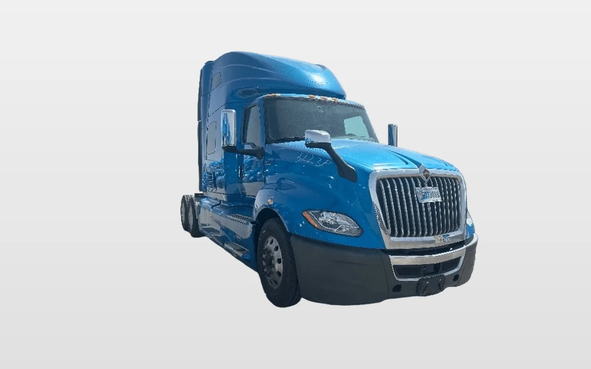 2021 International LT - image 1