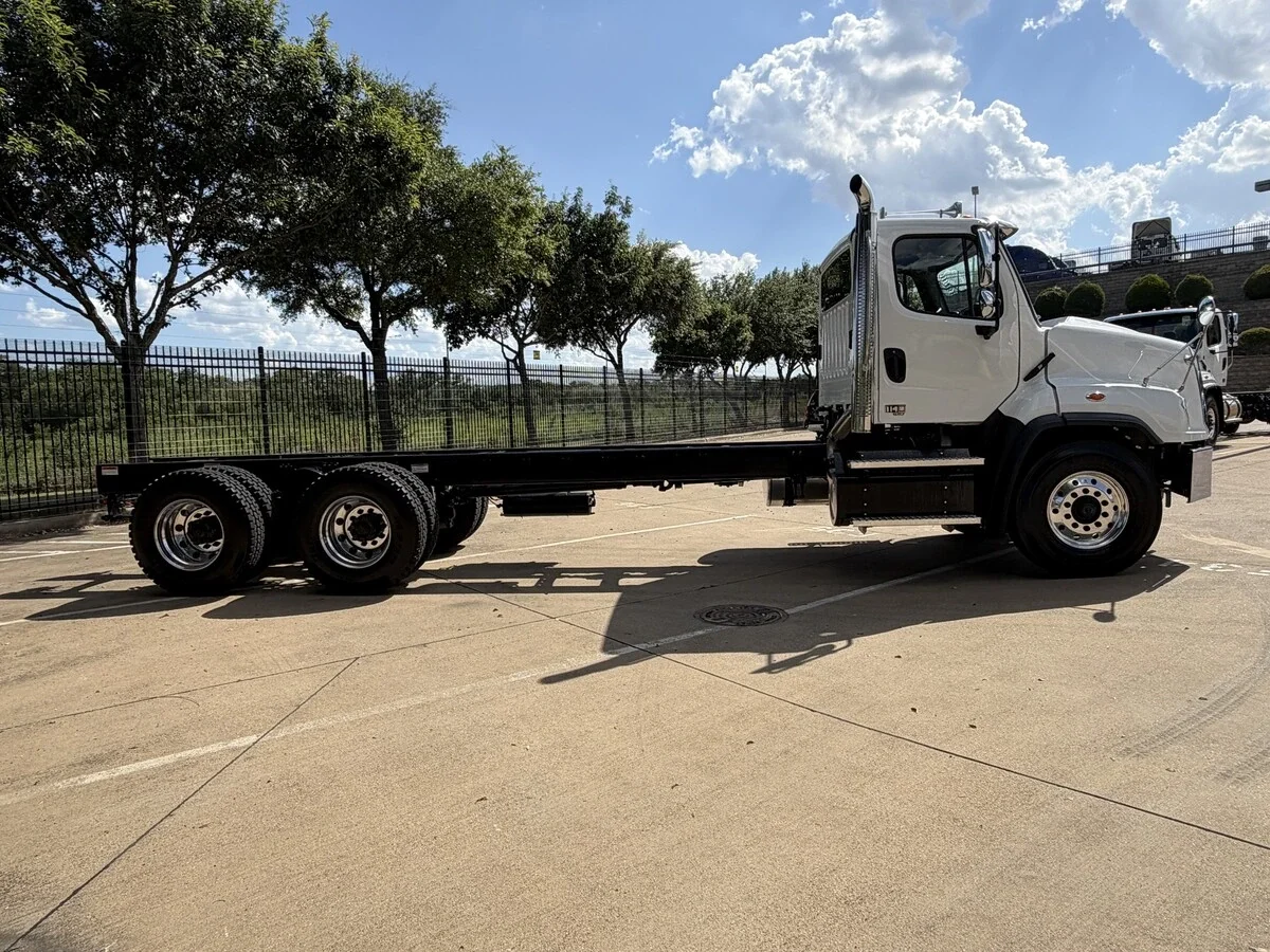 2027 Freightliner 114SD — photo 6