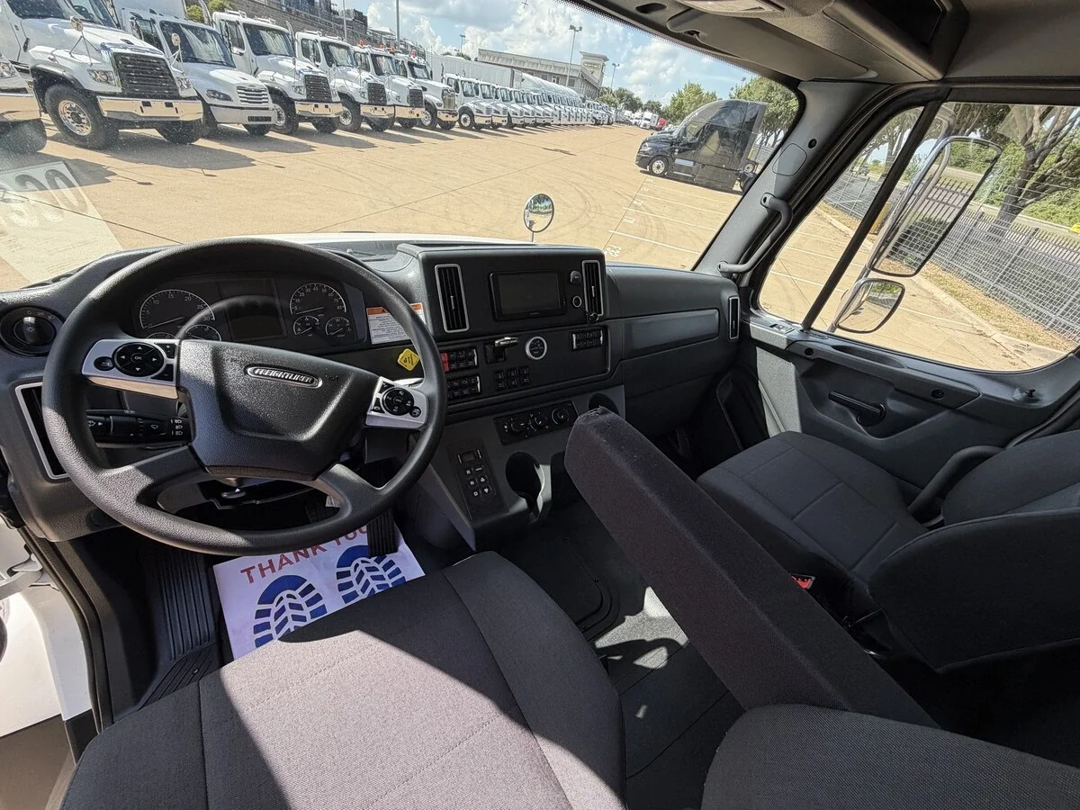2027 Freightliner 114SD — photo 10