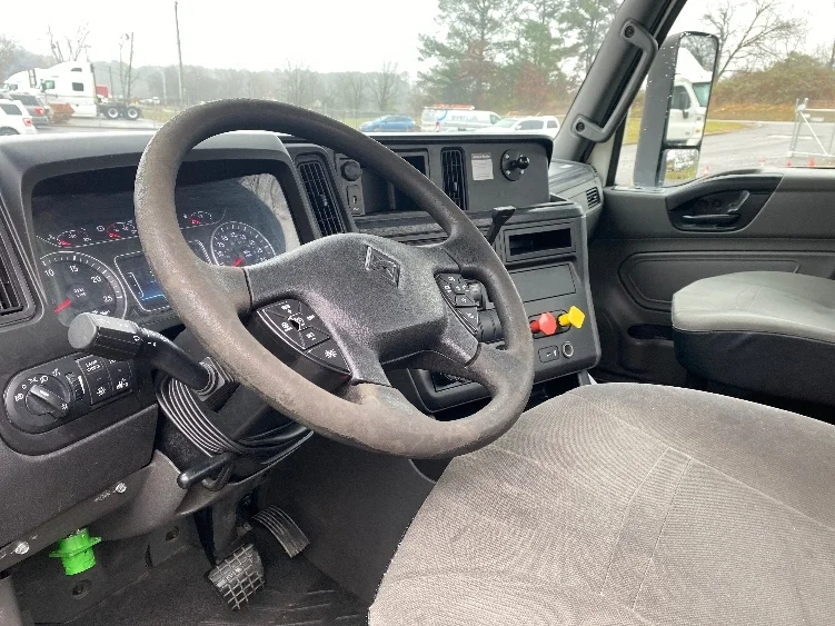 2020 International LT - image 10