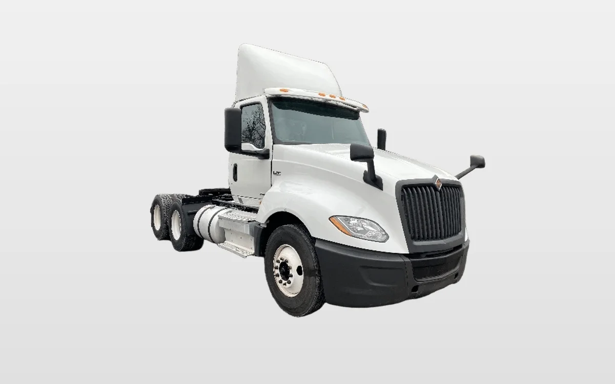 2020 International LT - image 1