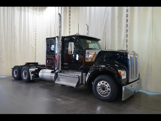 2027 Kenworth W990 in Olathe, KS