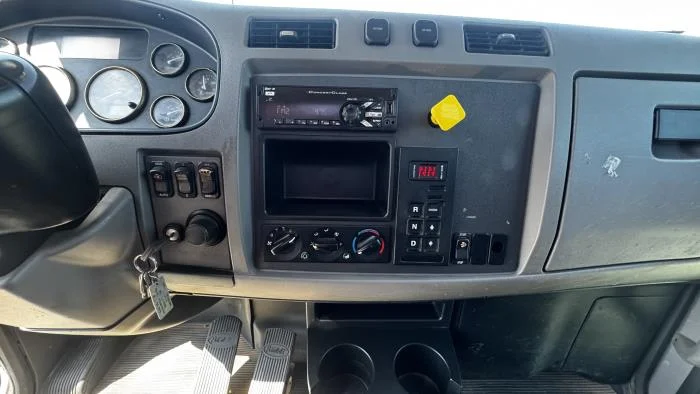 2019 Peterbilt — photo 16