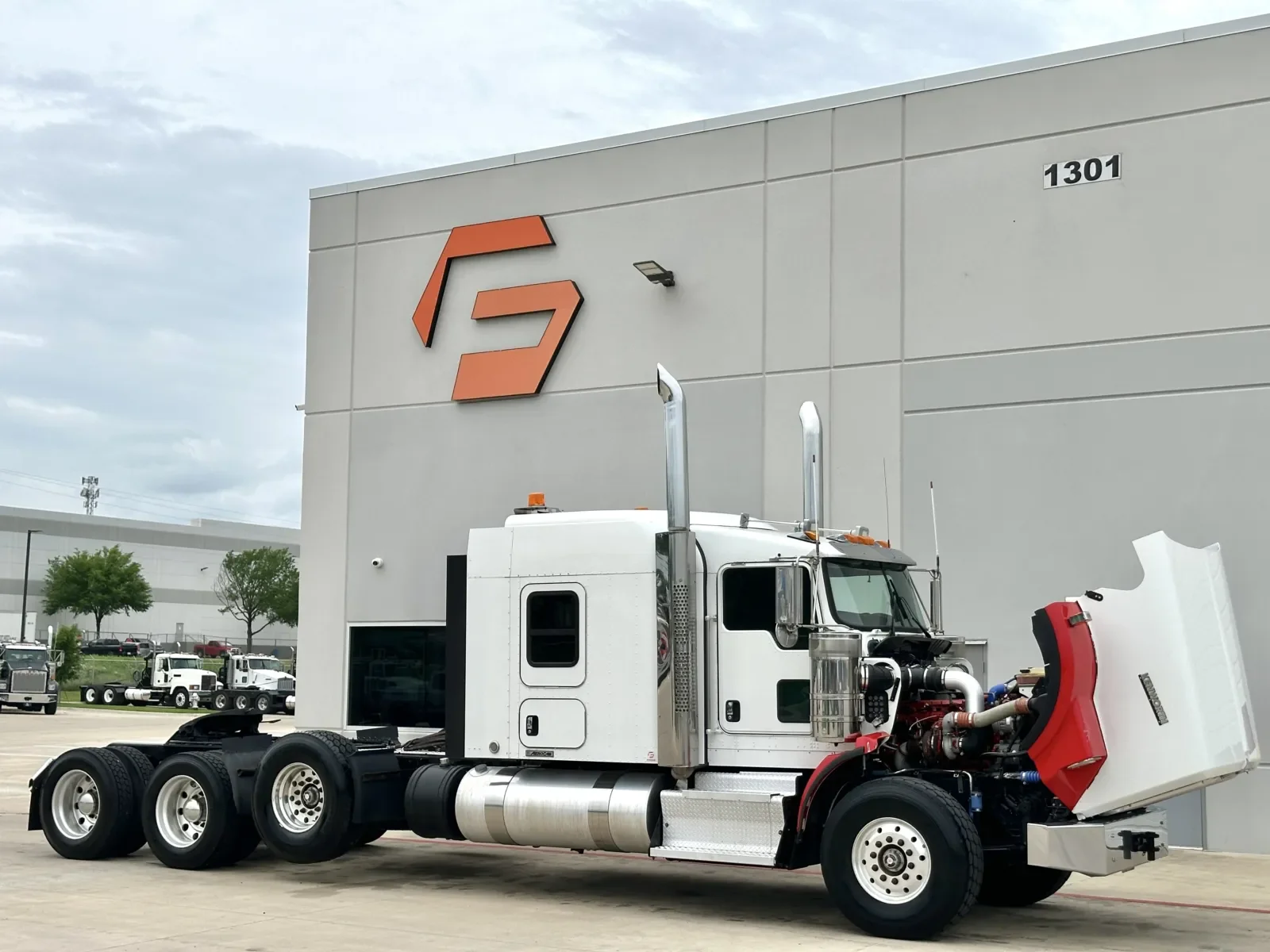 2014 Kenworth T800 - image 9