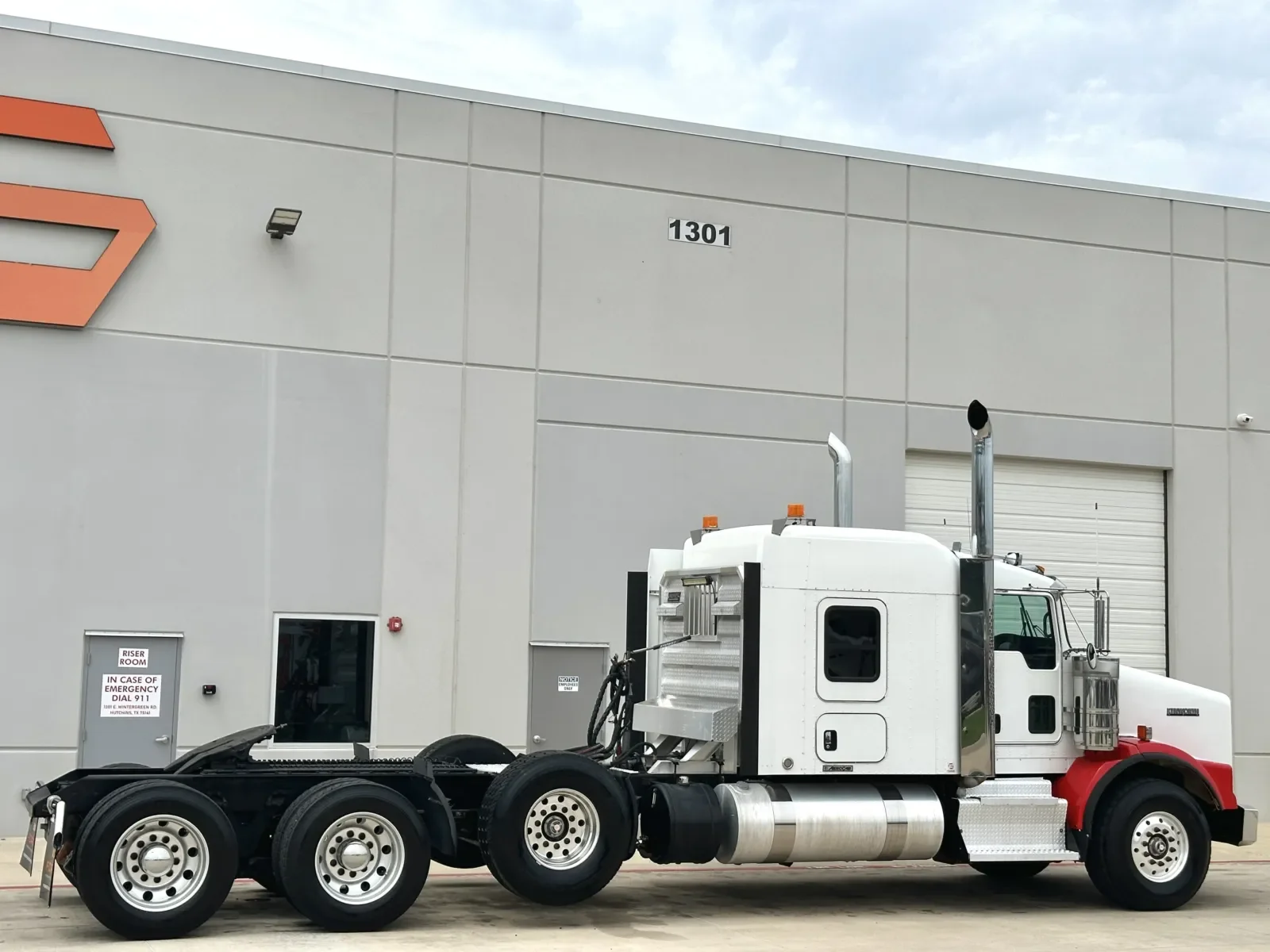 2014 Kenworth T800 - image 5