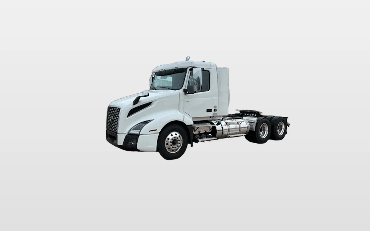 2025 Volvo - image 1