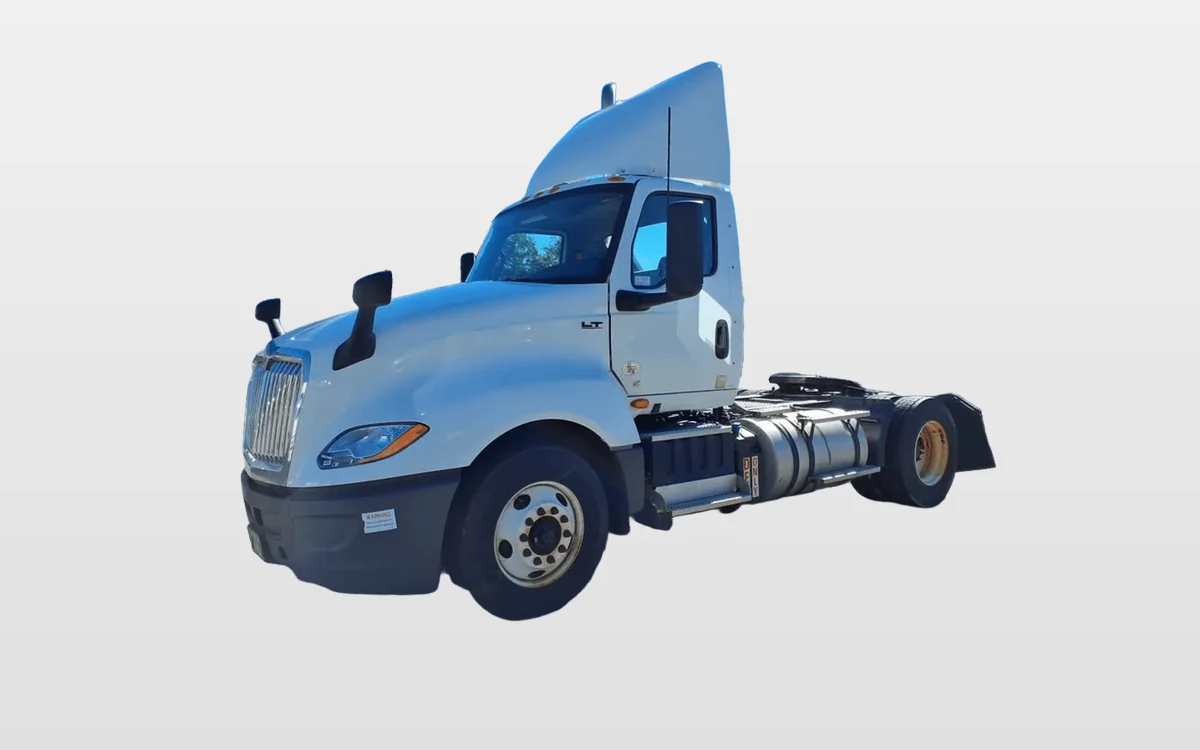 2021 International LT - image 1