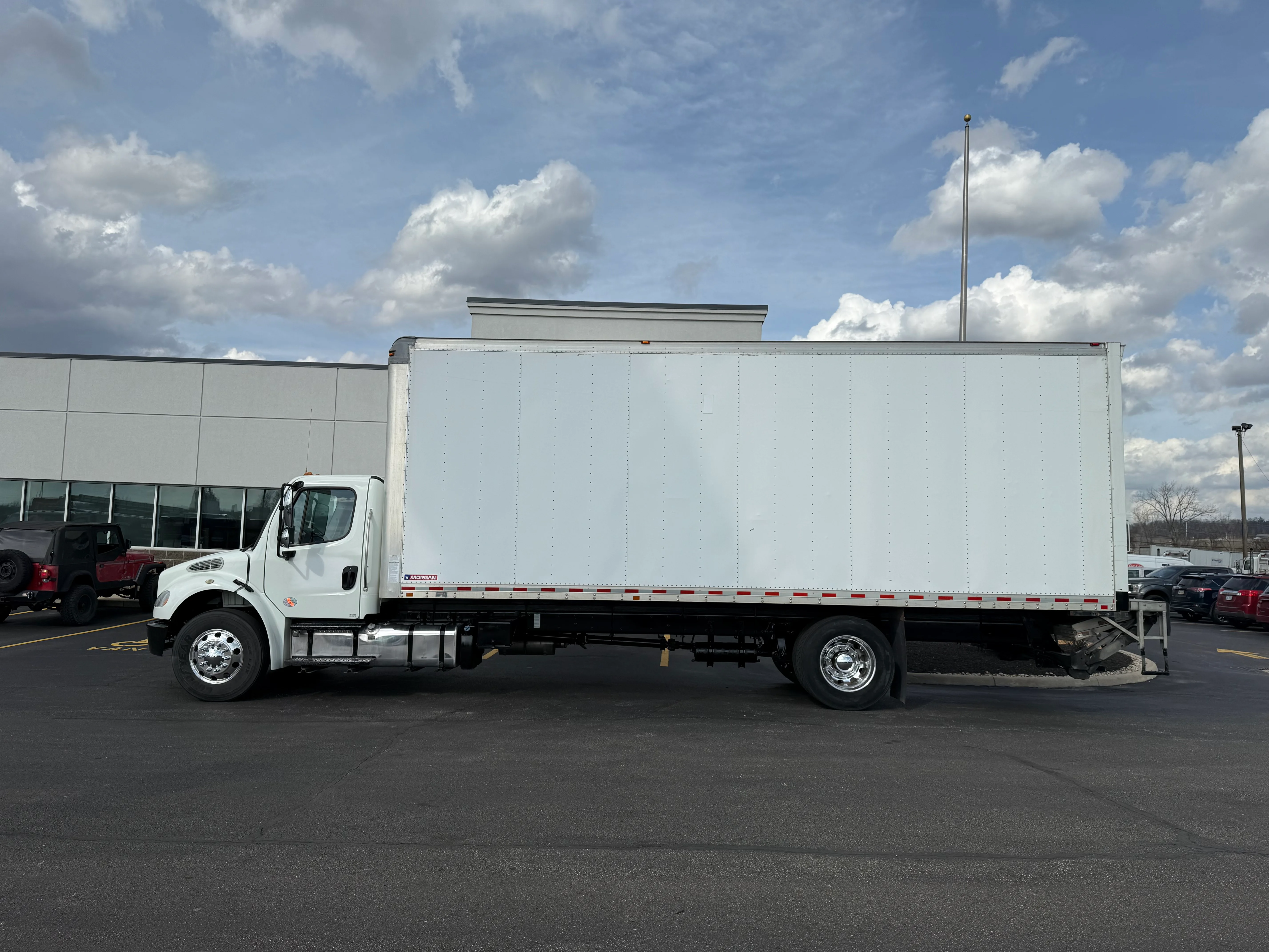 2020 Freightliner M2 106 - image 2