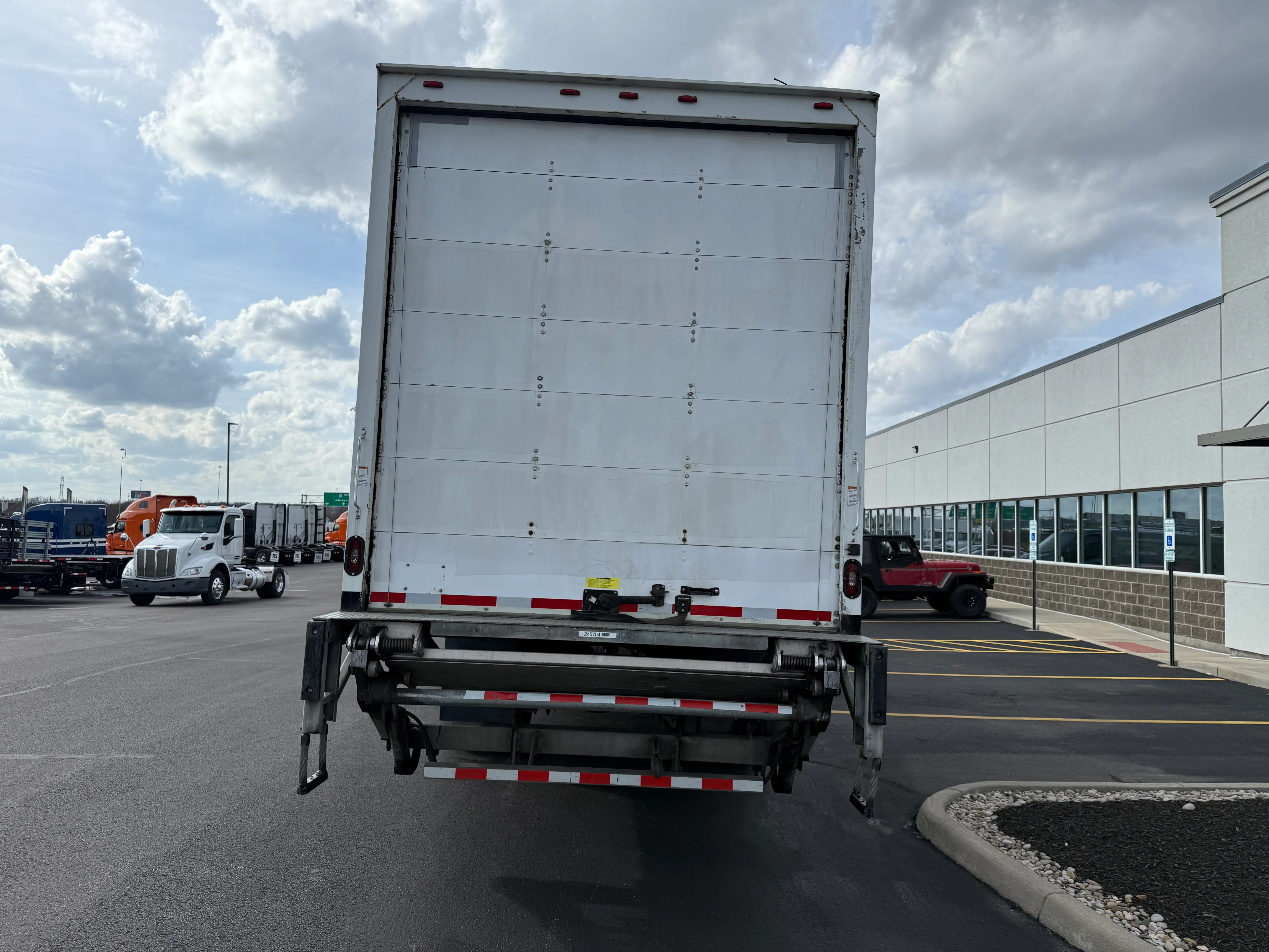 2020 Freightliner M2 106 - image 4