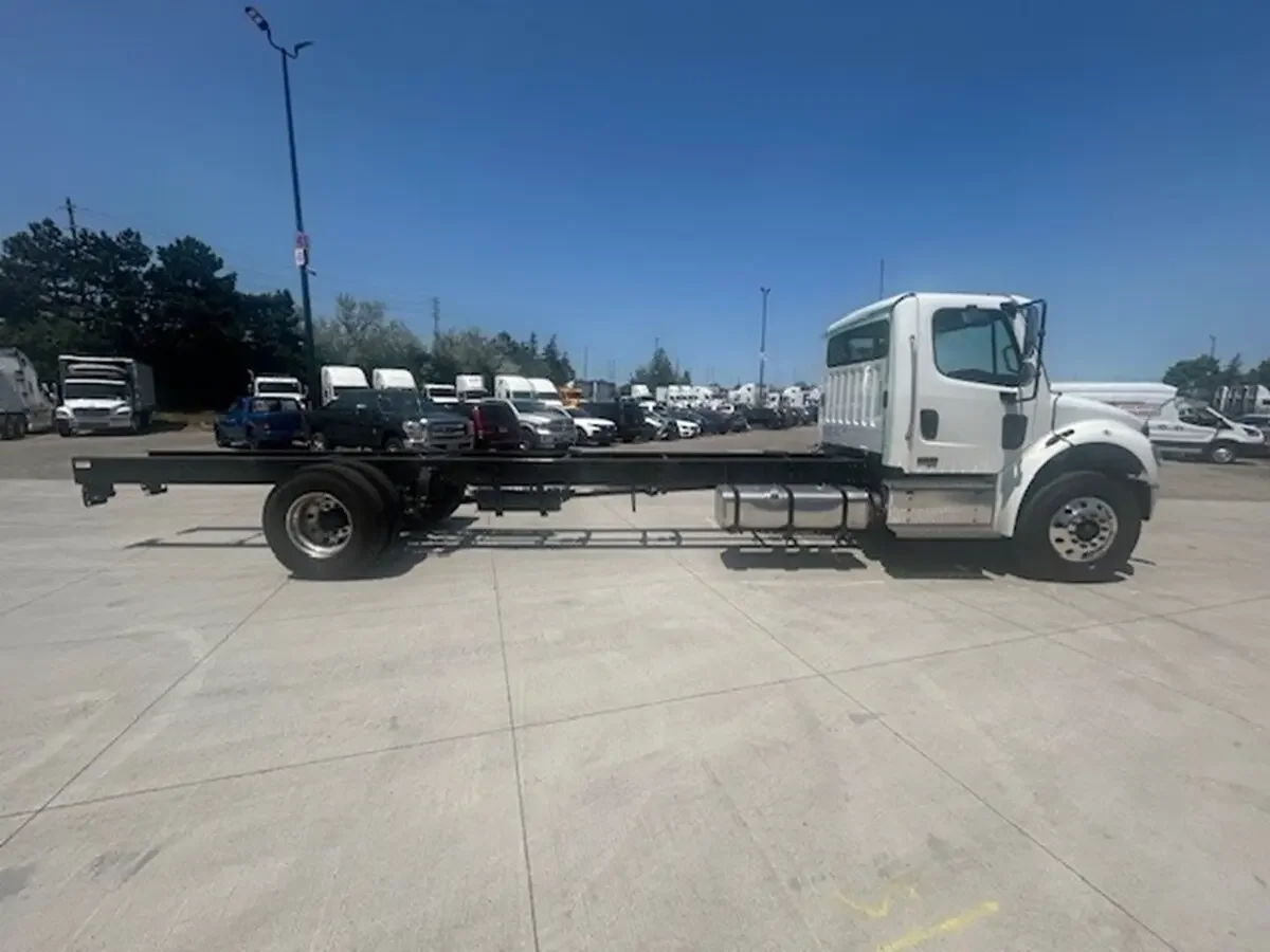 2026 Freightliner M2 106 - image 6