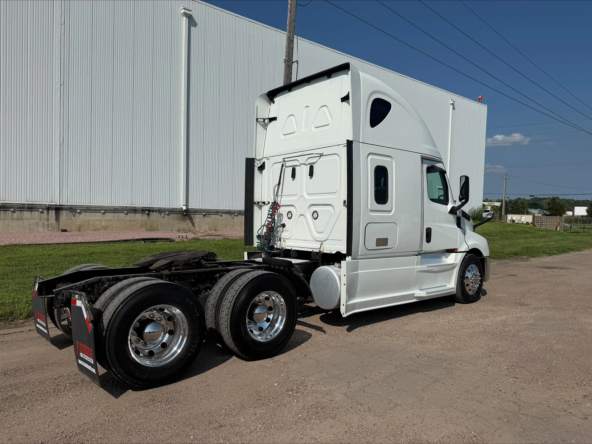 2019 Freightliner Cascadia in Sioux City, IA — photo 2