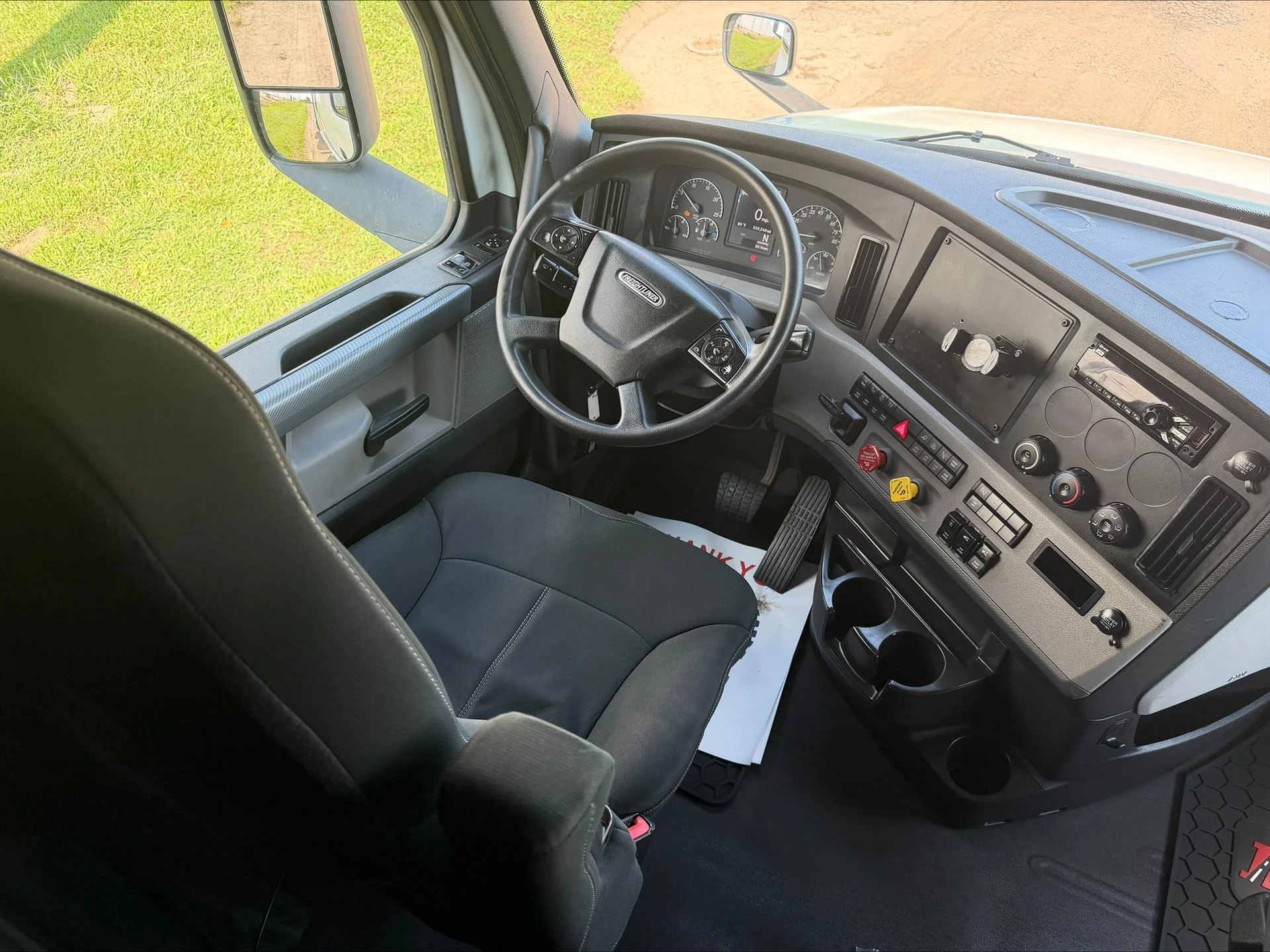 2019 Freightliner Cascadia in Sioux City, IA — photo 6