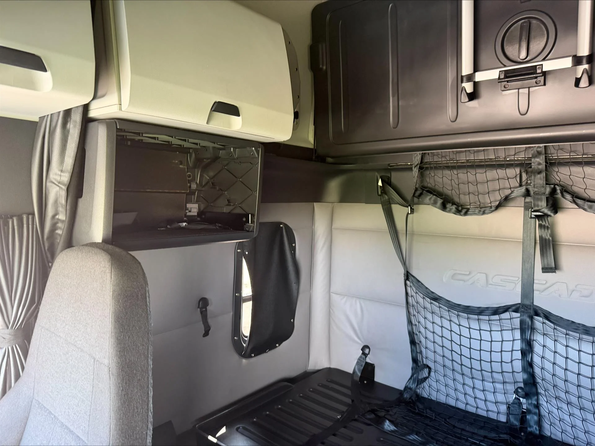 2019 Freightliner Cascadia in Sioux City, IA — photo 8