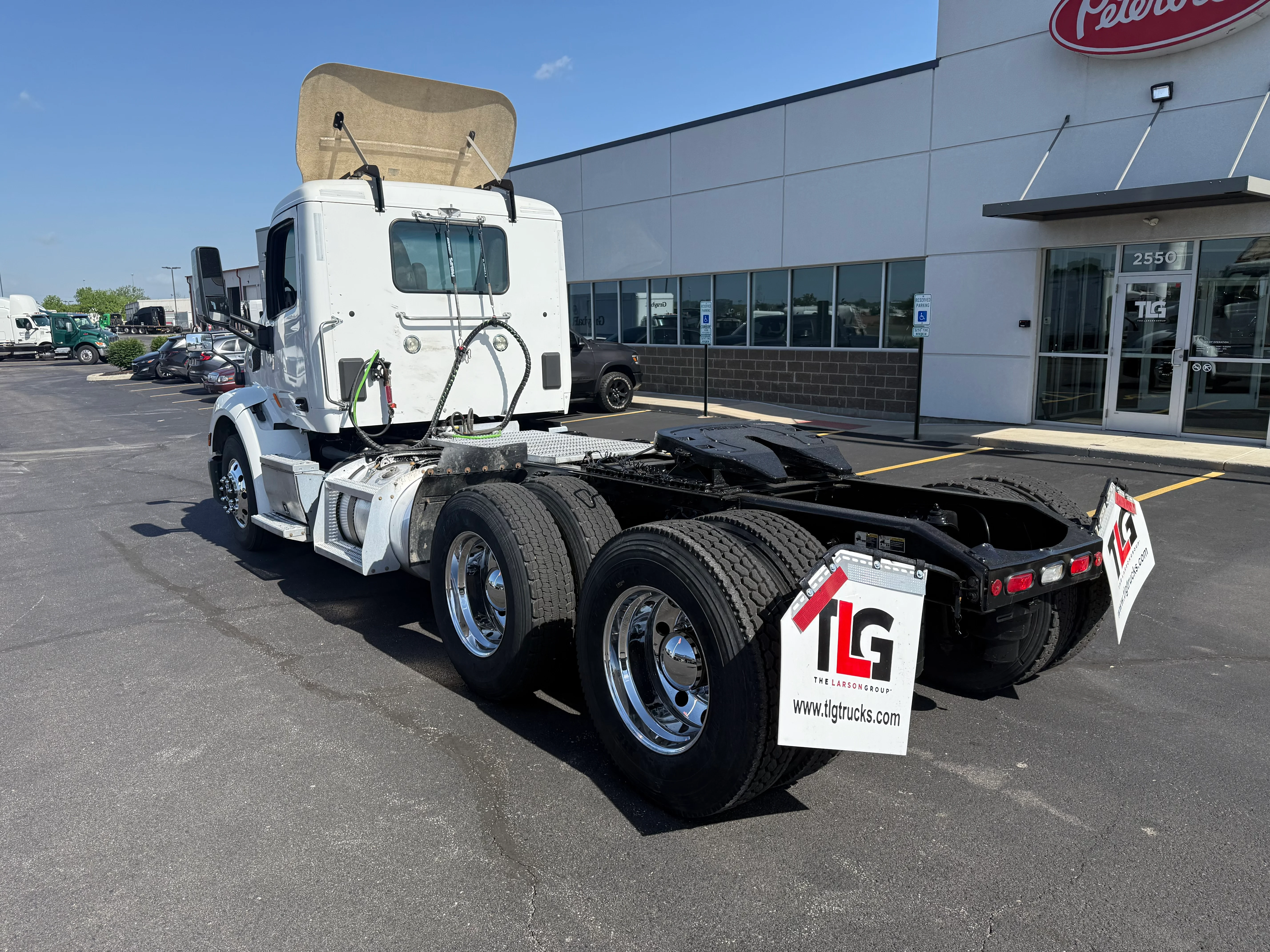 2021 Peterbilt 579 in Cincinnati, OH — photo 3