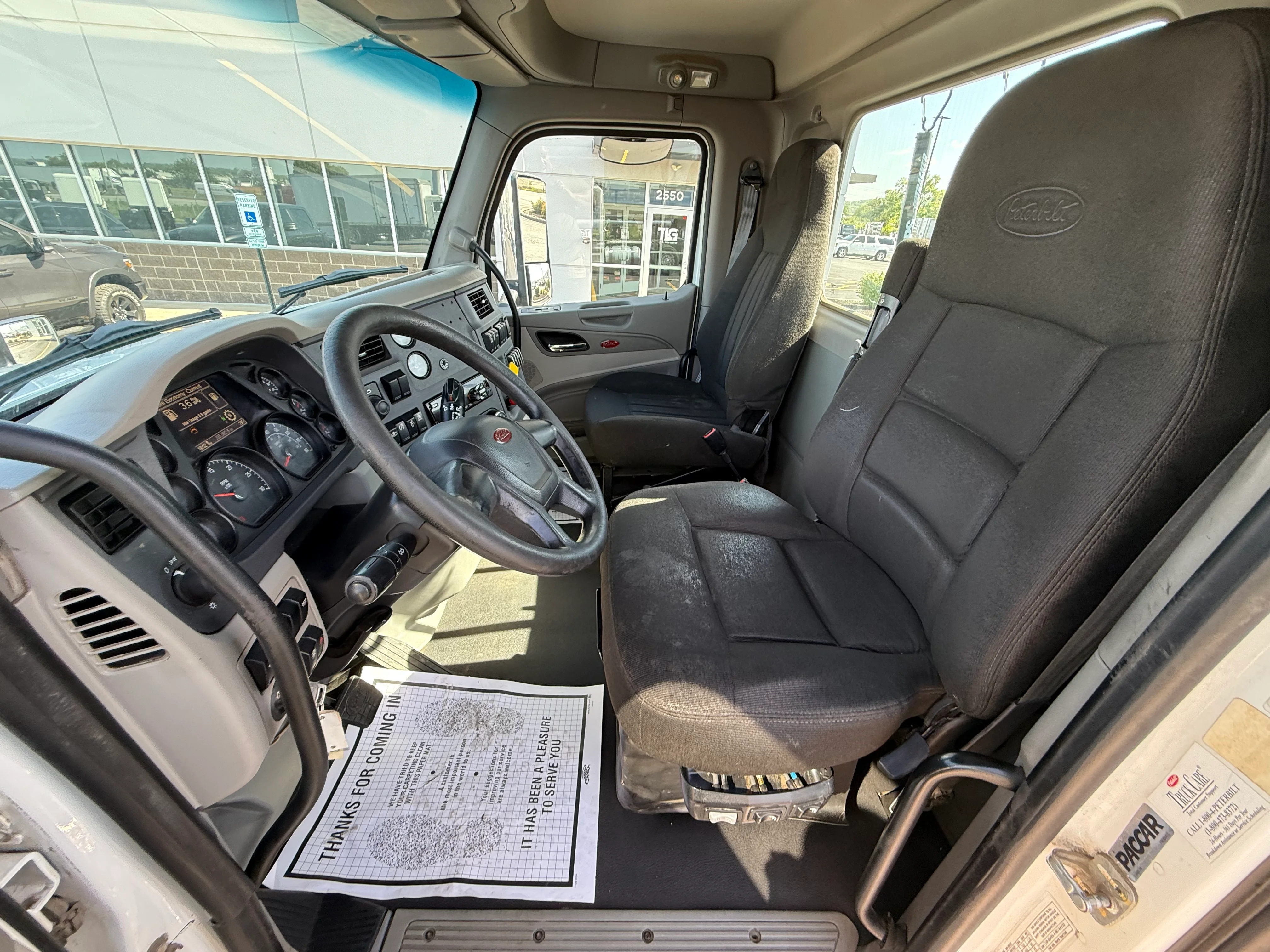 2021 Peterbilt 579 in Cincinnati, OH — photo 16