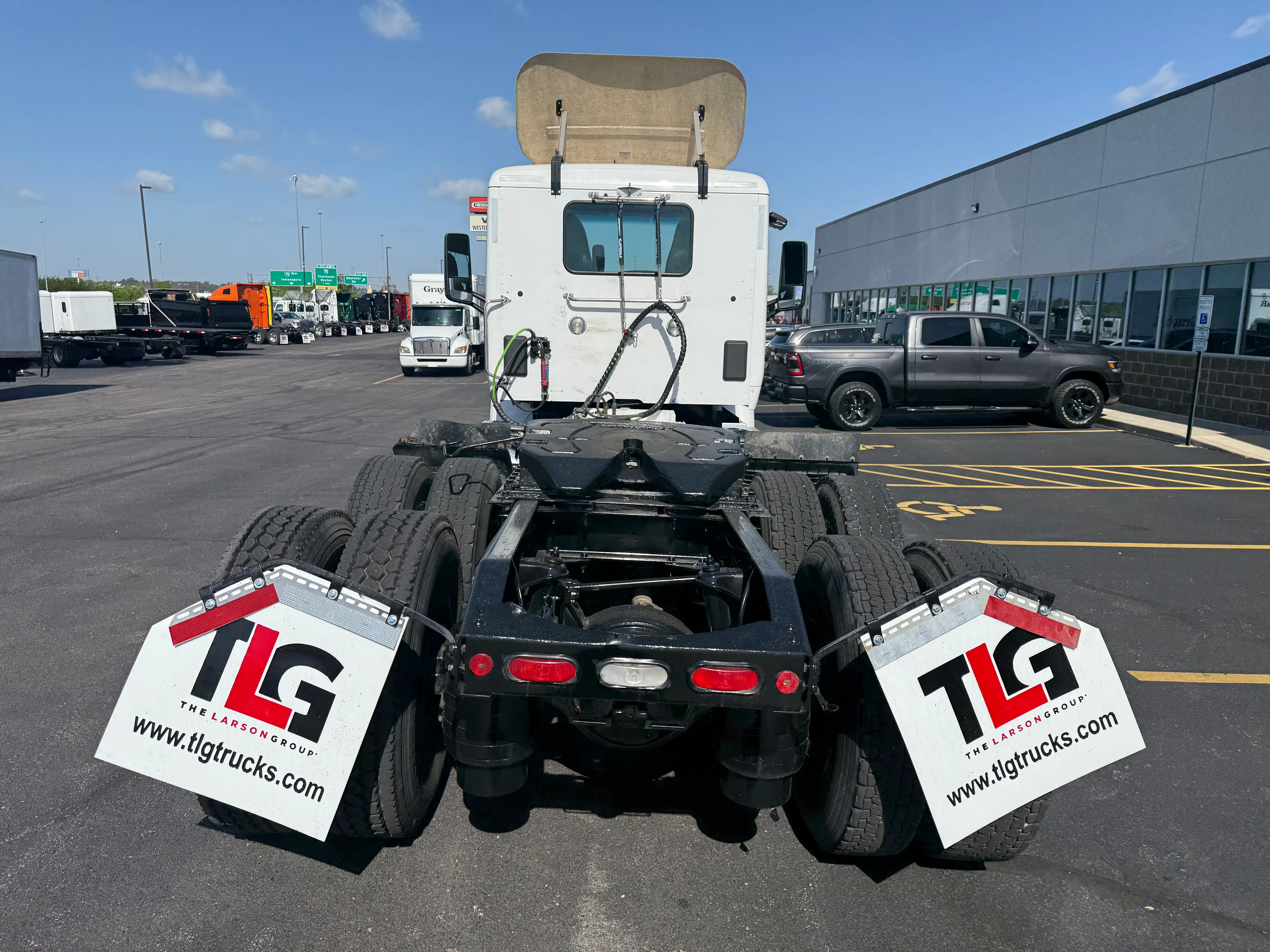 2021 Peterbilt 579 in Cincinnati, OH — photo 4
