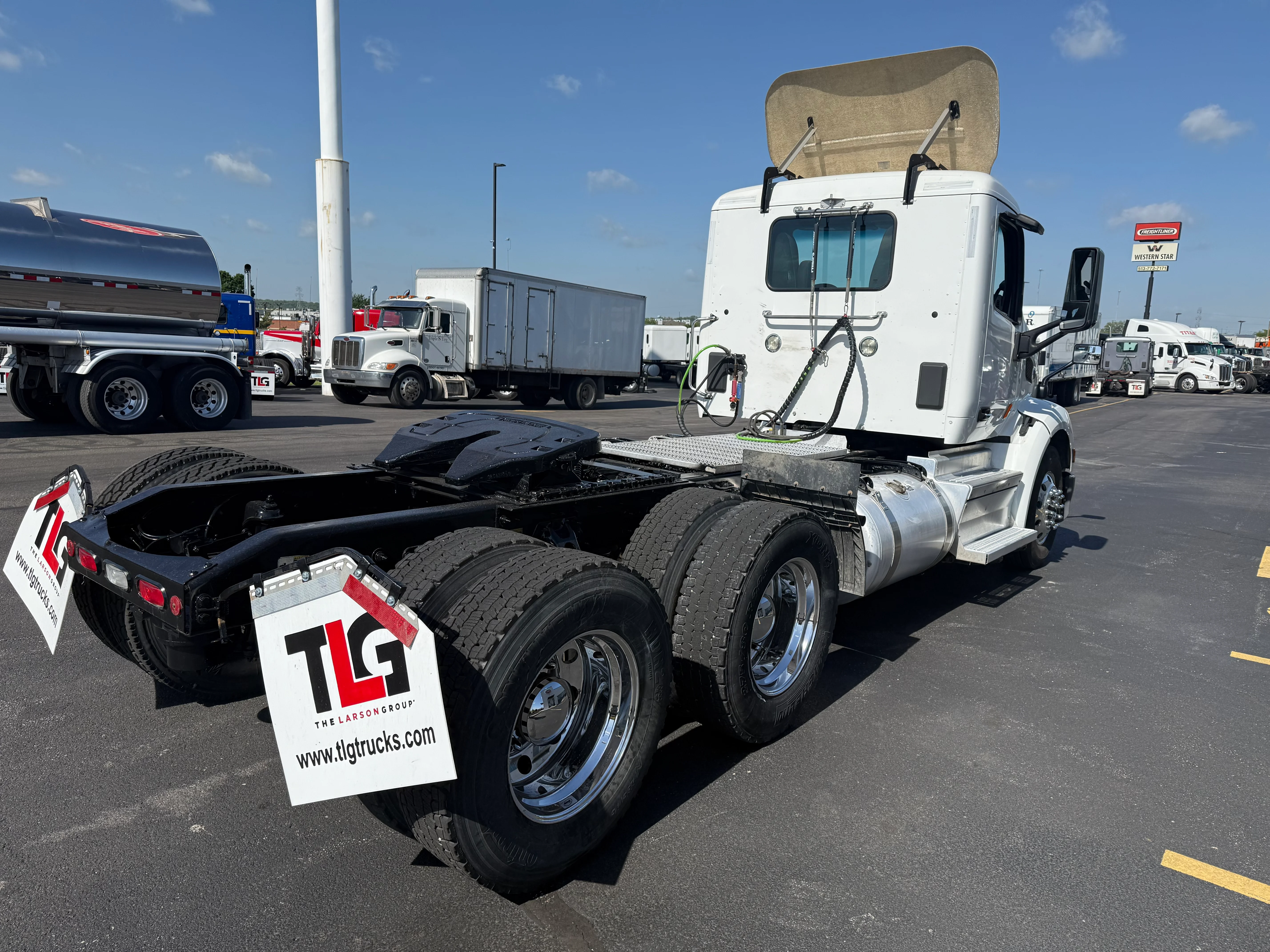2021 Peterbilt 579 in Cincinnati, OH — photo 5