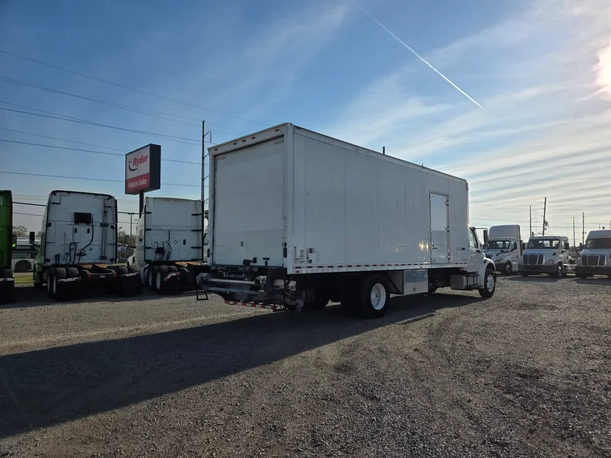 2016 Freightliner M2 106 in St. Rose, LA — photo 4