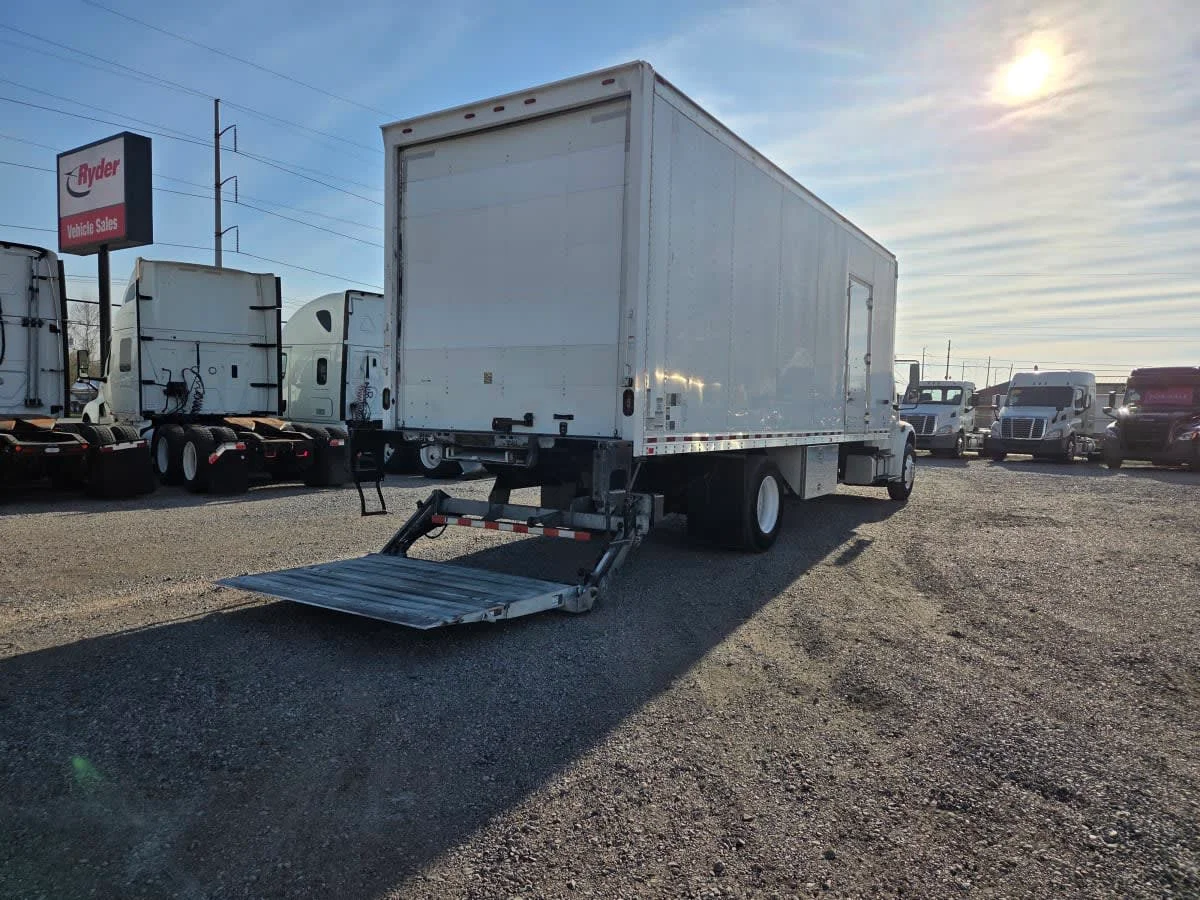 2016 Freightliner M2 106 in St. Rose, LA — photo 10