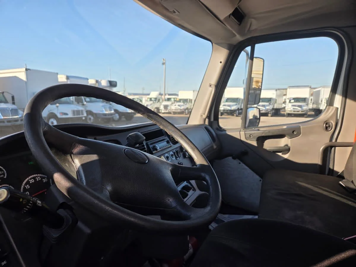 2016 Freightliner M2 106 in St. Rose, LA — photo 7