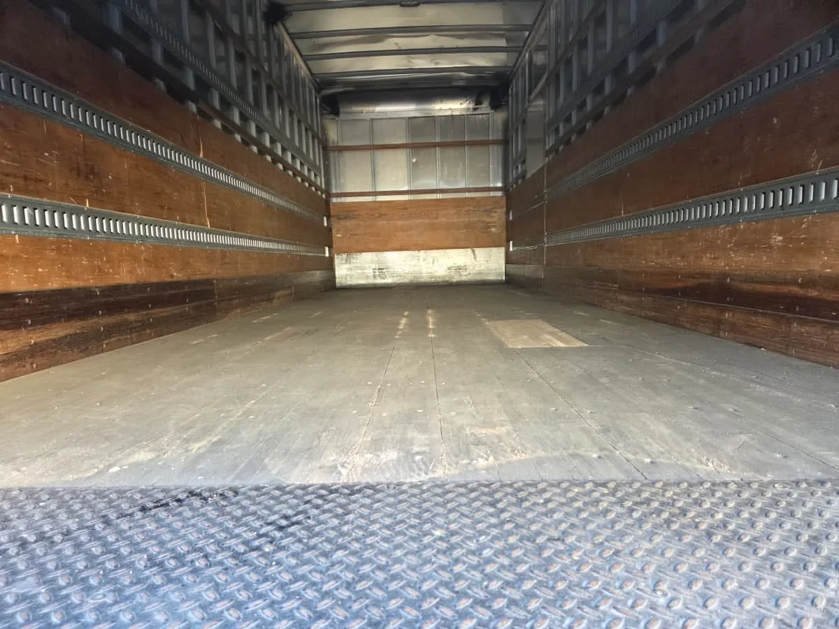 2016 Freightliner M2 106 in St. Rose, LA — photo 8