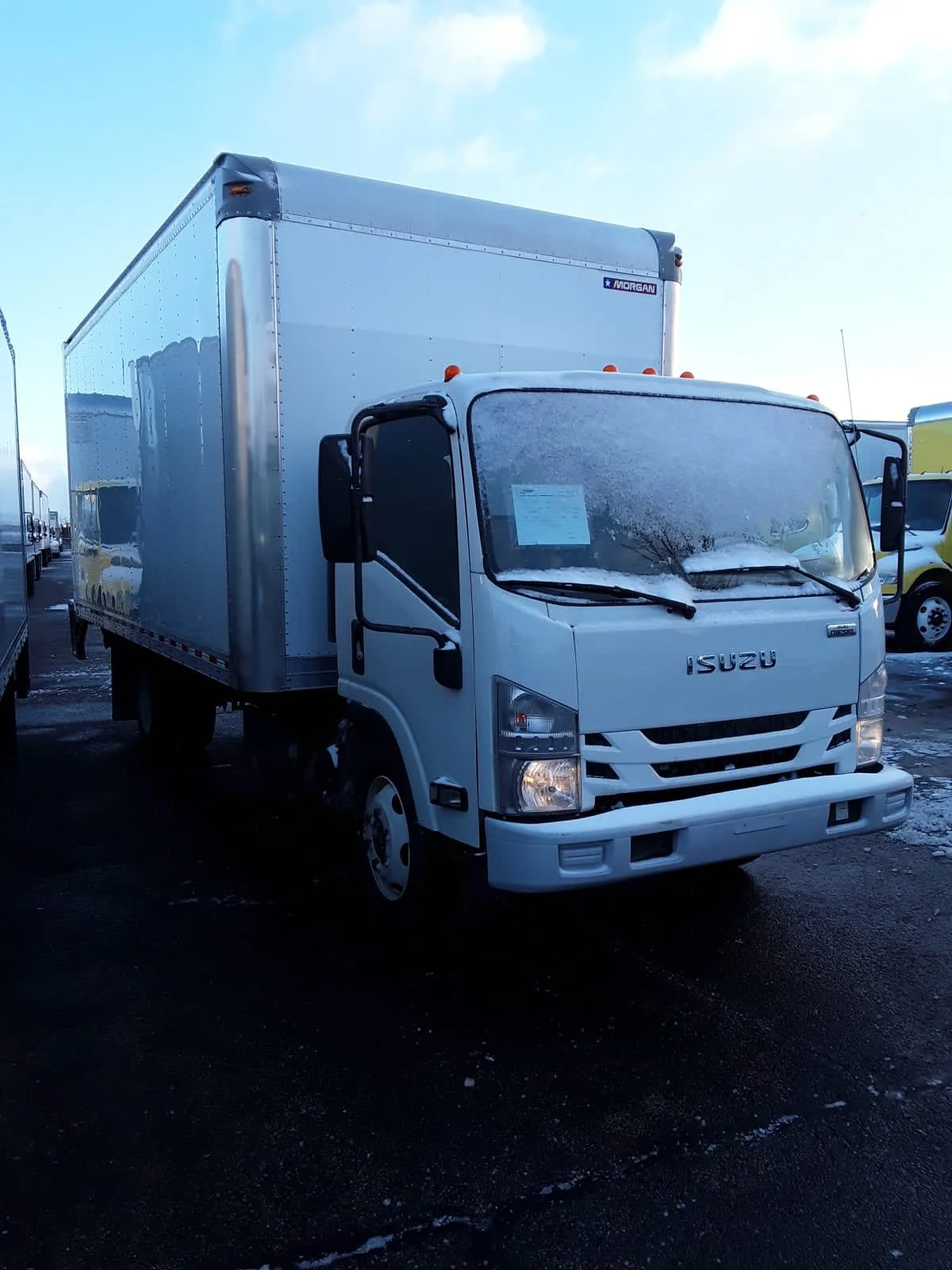 2020 Isuzu NQR in Bolingbrook, IL — photo 3