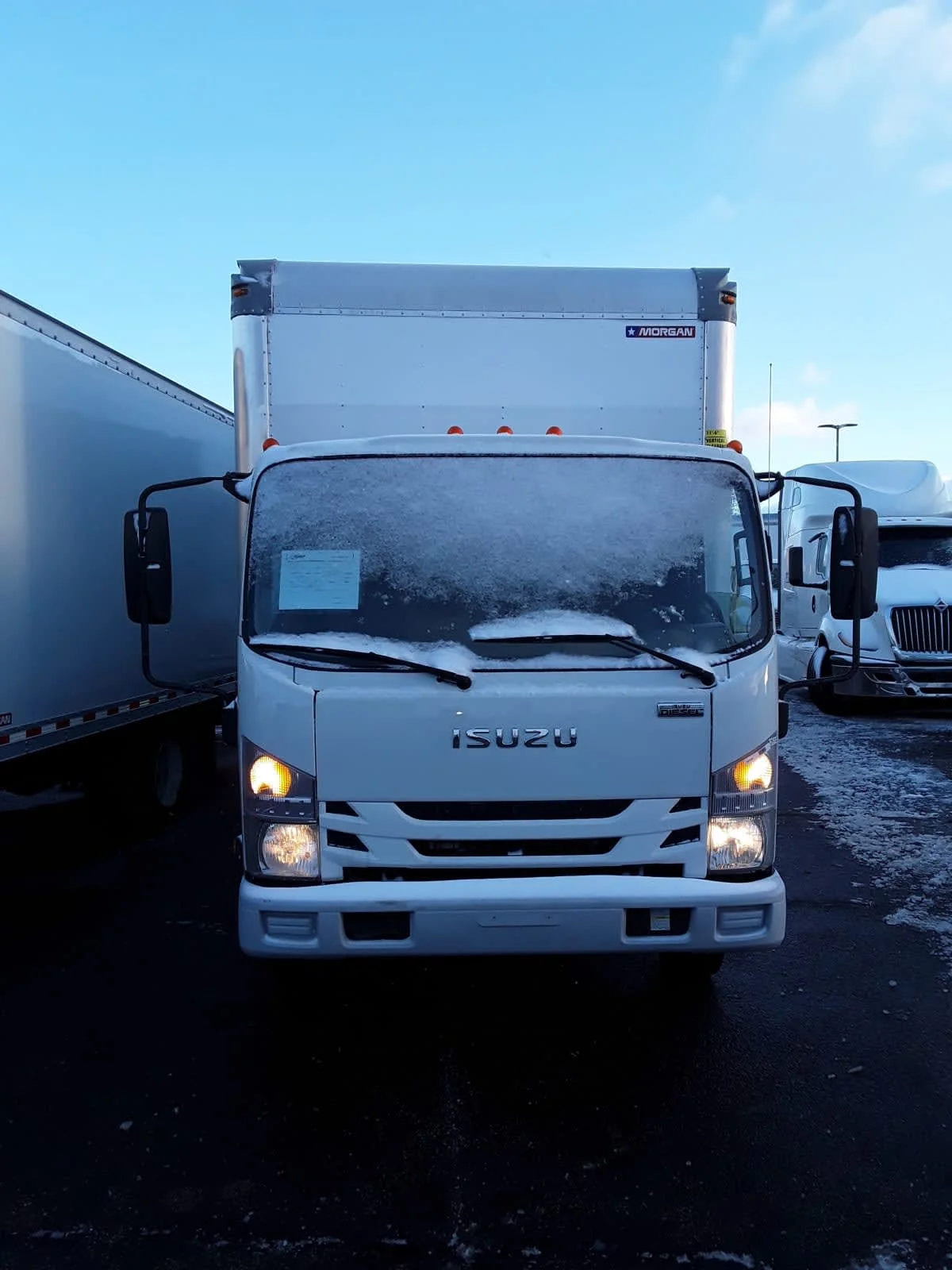 2020 Isuzu NQR in Bolingbrook, IL — photo 2