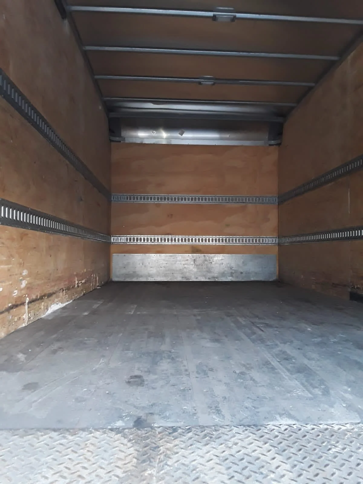 2020 Isuzu NQR in Bolingbrook, IL — photo 8