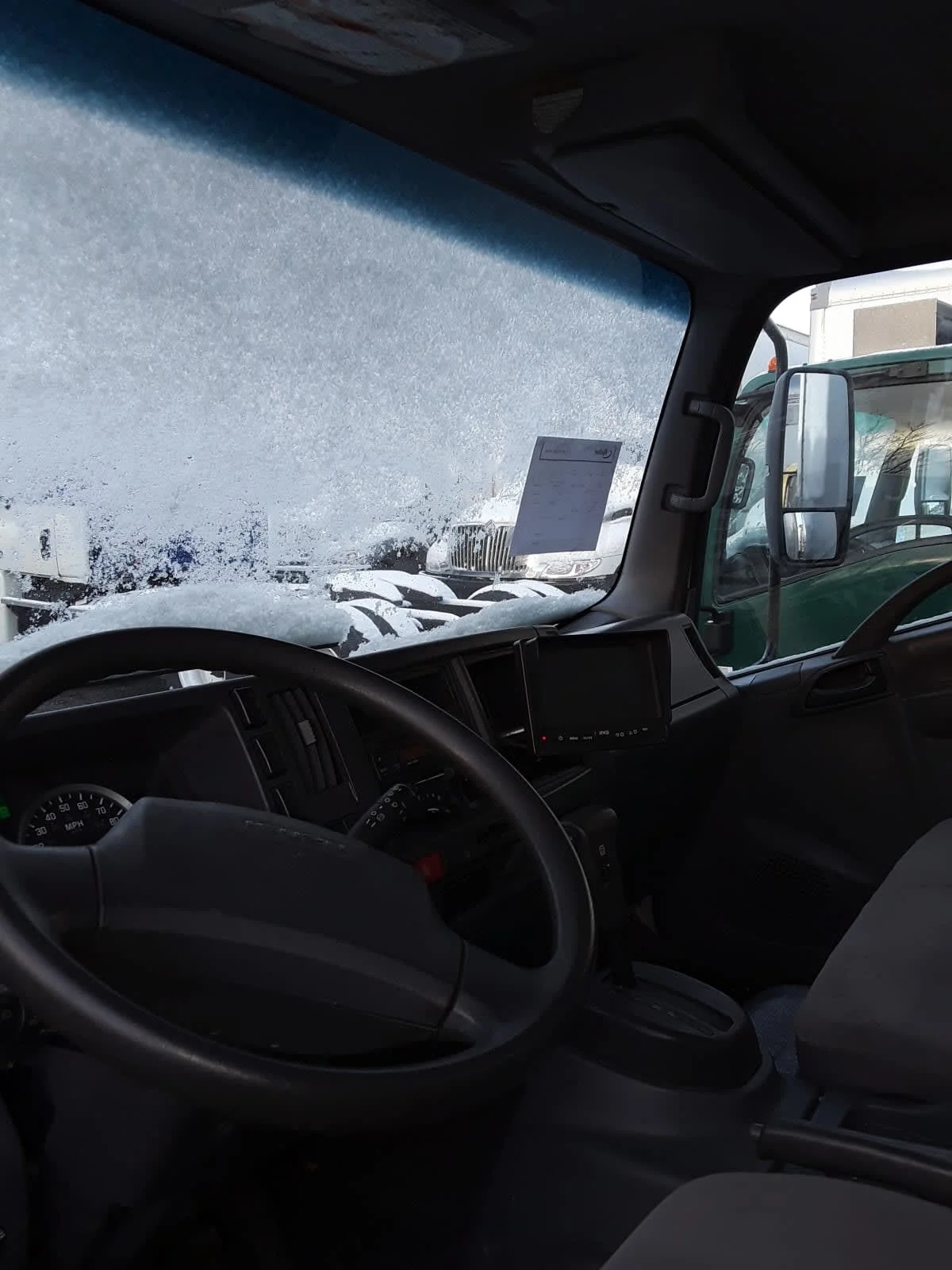 2020 Isuzu NQR in Bolingbrook, IL — photo 7