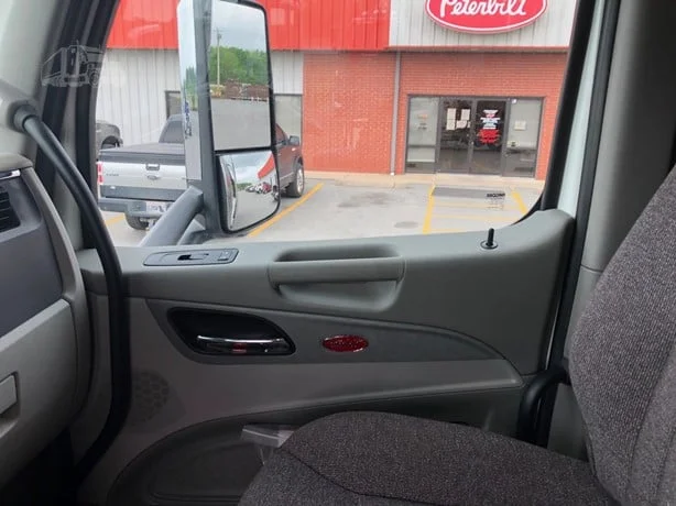 2026 Peterbilt 567 in MS — photo 13