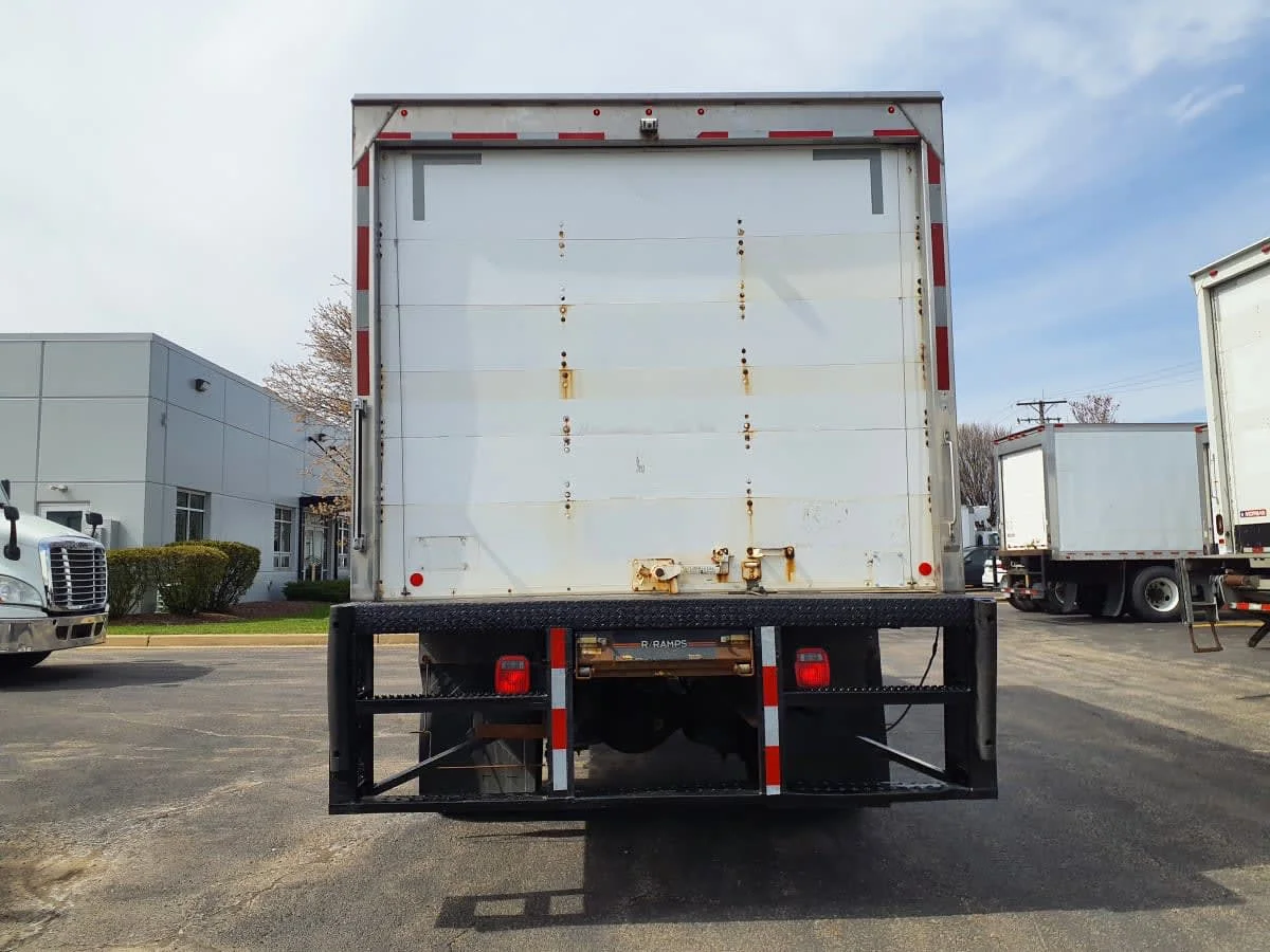 2019 Freightliner M2 106 - image 5