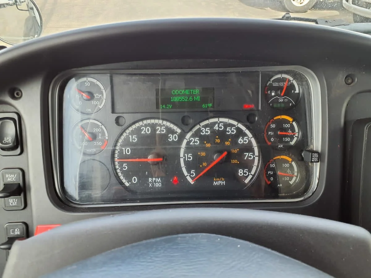 2019 Freightliner M2 106 - image 10