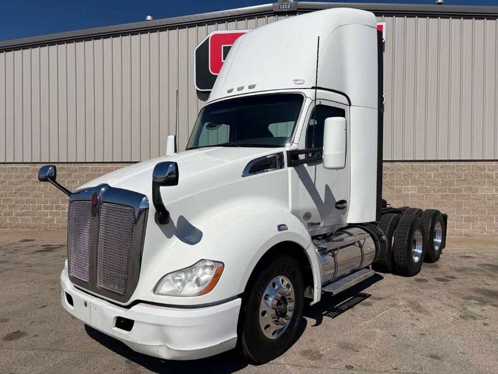 2021 Kenworth T680 in Morton, IL