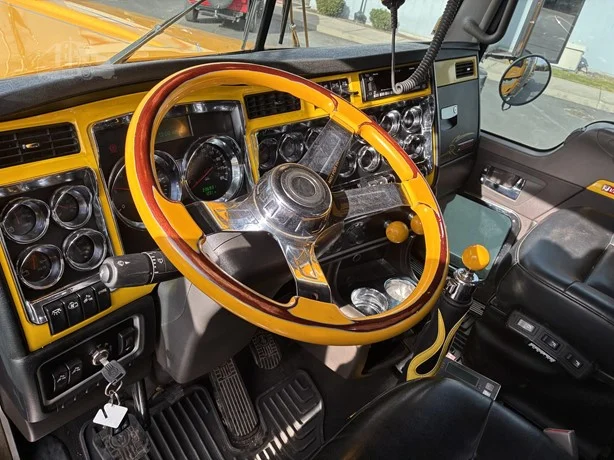 2021 Kenworth W900 - image 14