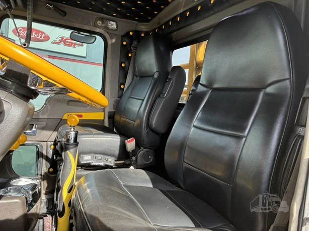 2021 Kenworth W900 - image 12